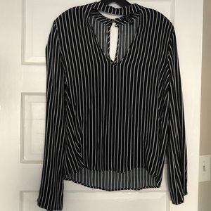 Chic black/white striped mock collar blouse - M